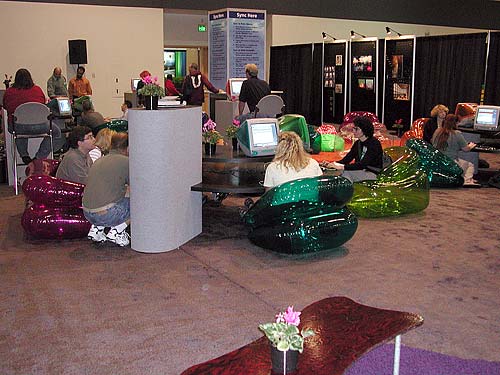 The Apple sponsored Online Lounge...